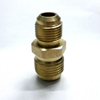 з'єднувач 3/8-/- 5/8"